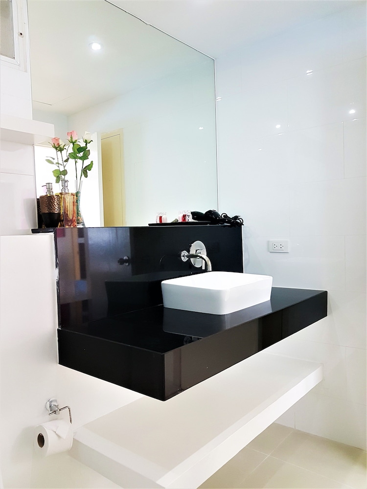 Exclusive Apartment, 2 Bedrooms, Pool Access photo 2