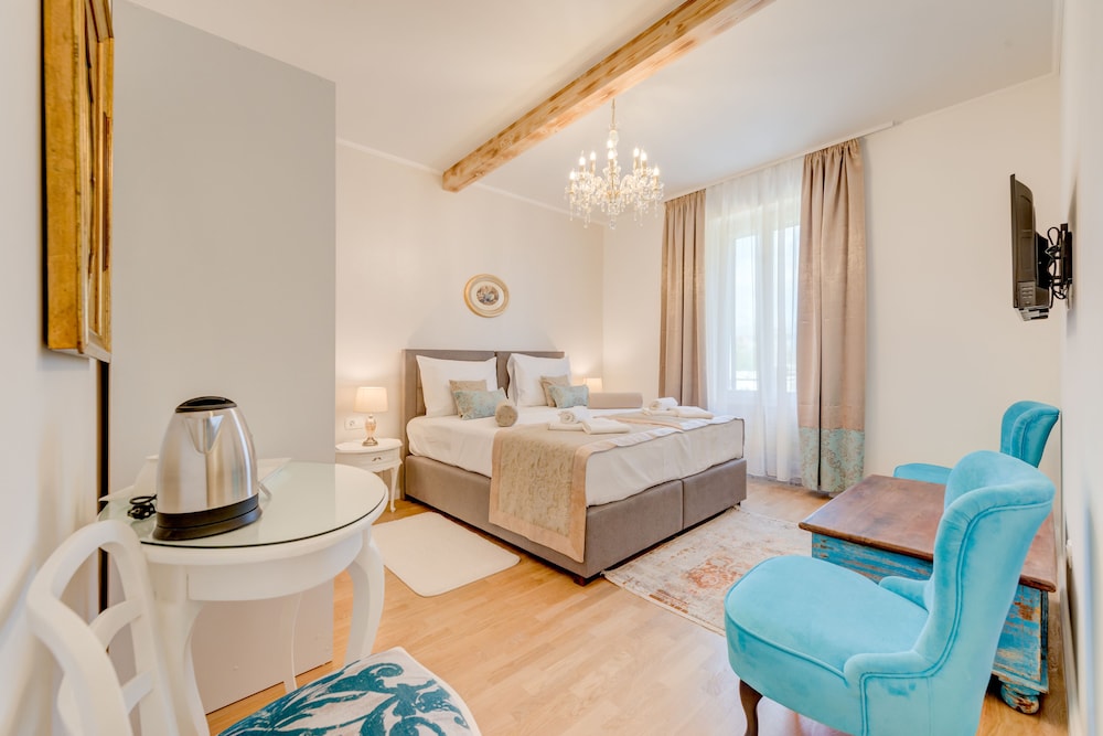 Premier Double Room, Courtyard View photo 1