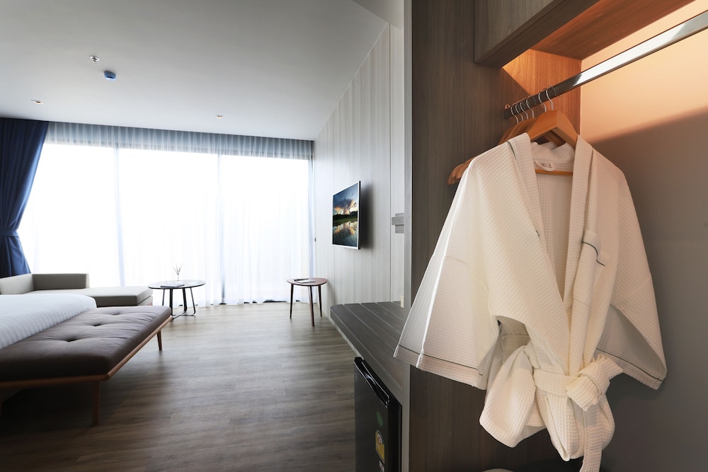 Deluxe Room - Photo 3