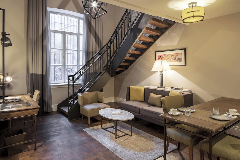 Deluxe Duplex, 1 King Bed