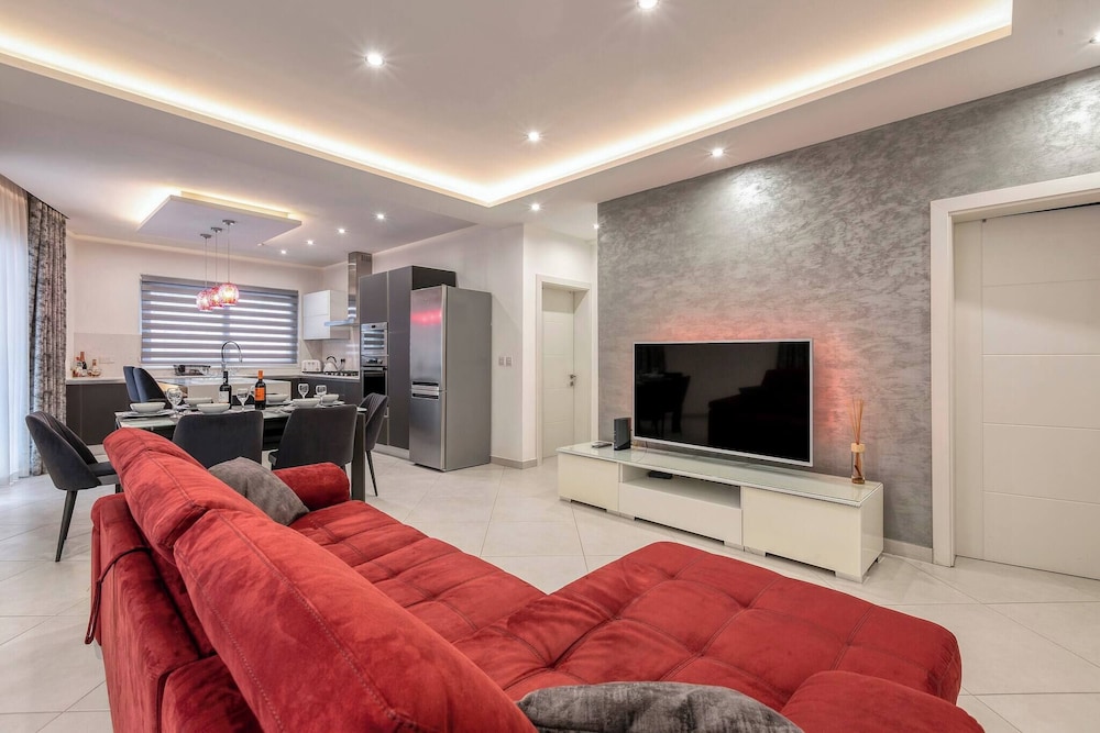 Apartment, 3 Bedrooms, Accessible, Smoking