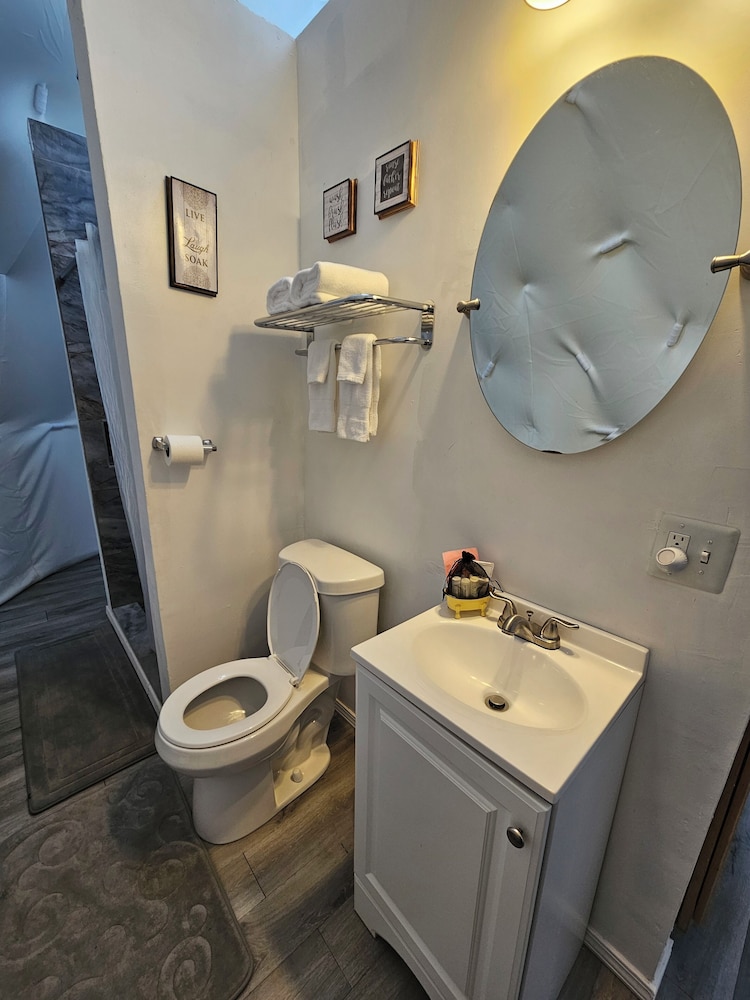 Luxury Studio Suite, Partial Lake View