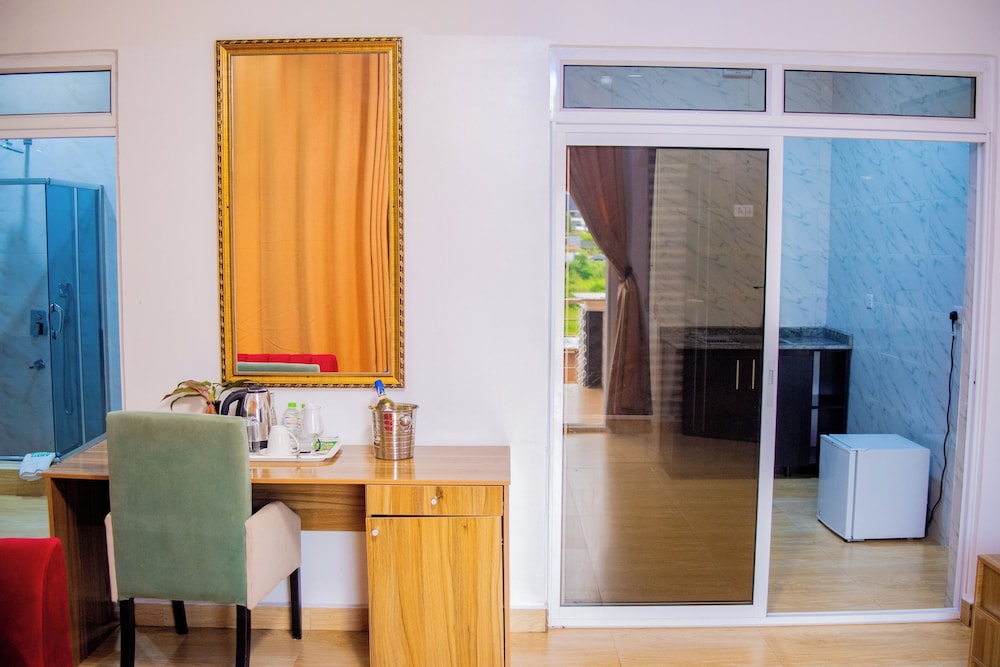 Deluxe Studio Suite, 1 Bedroom, Non Smoking, Garden Area photo 2