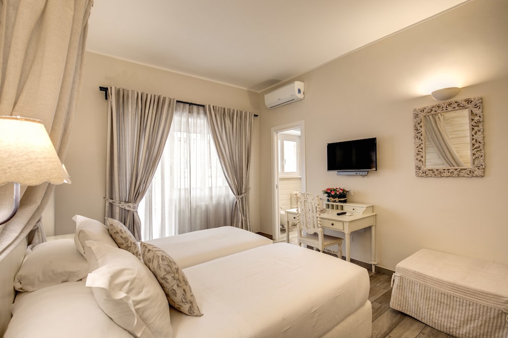 Deluxe Double Room, Balcony photo 2