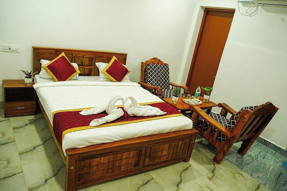 Standard Room, Partial Sea View