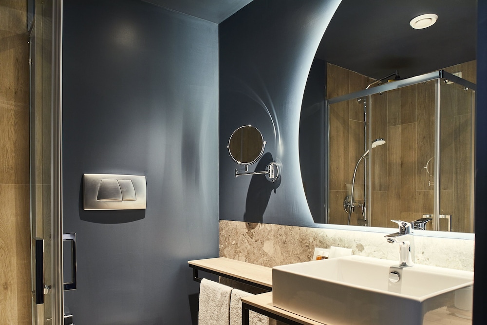 Superior Double or Twin Room - Photo 10