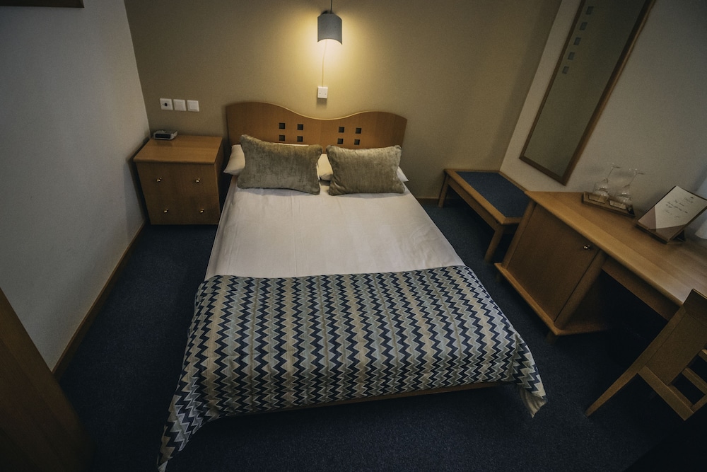 Small double room photo 1