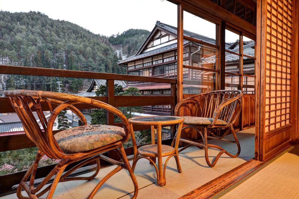Deluxe Room, Non Smoking, Mountain View photo 3