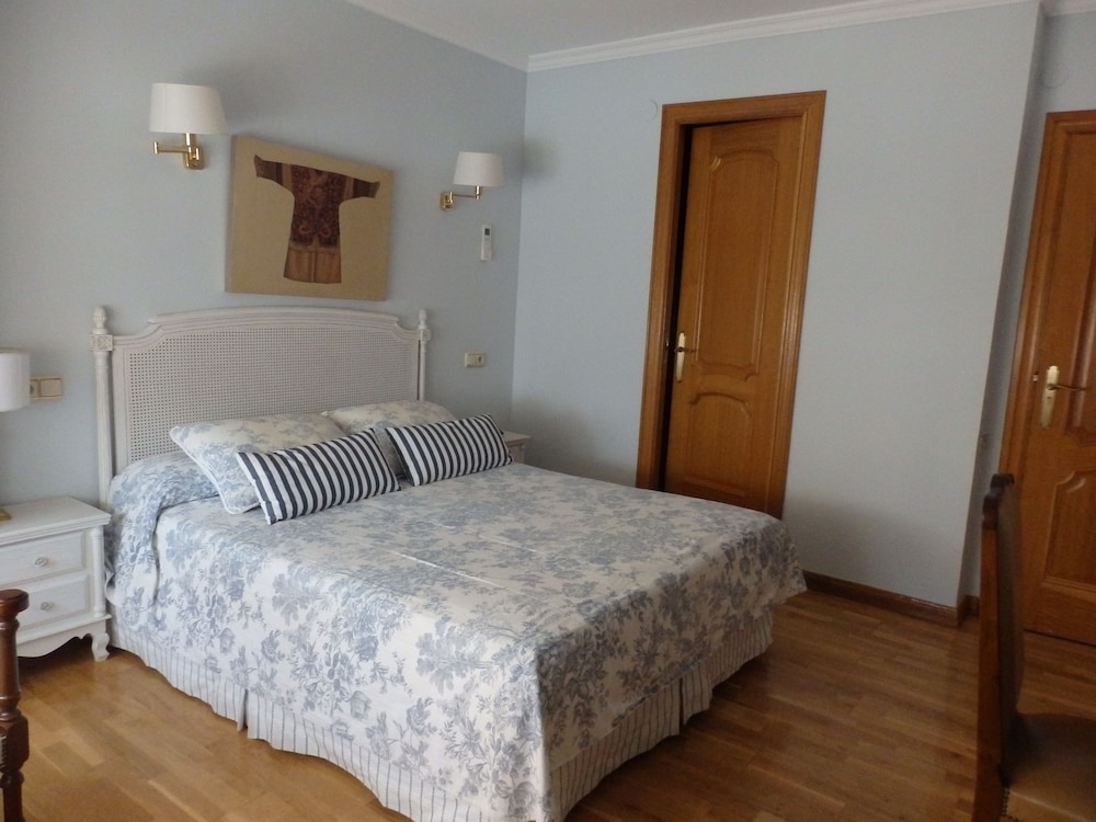 Twin Room - Photo 6