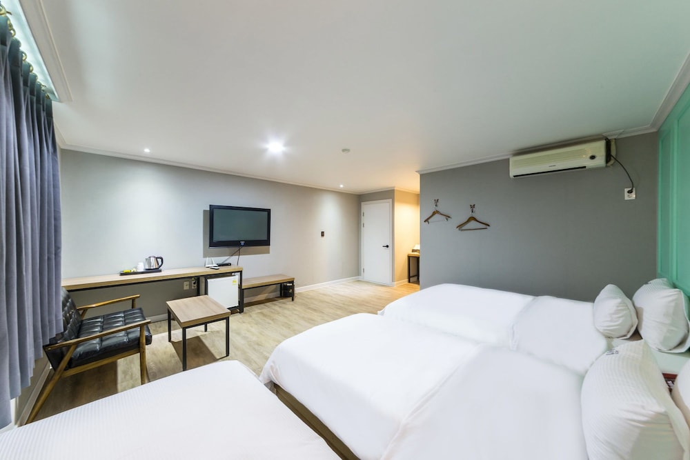 Family Triple Room photo 3