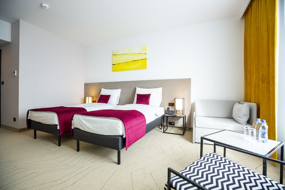 Standard Twin Room, 2 Twin Beds - Photo 7