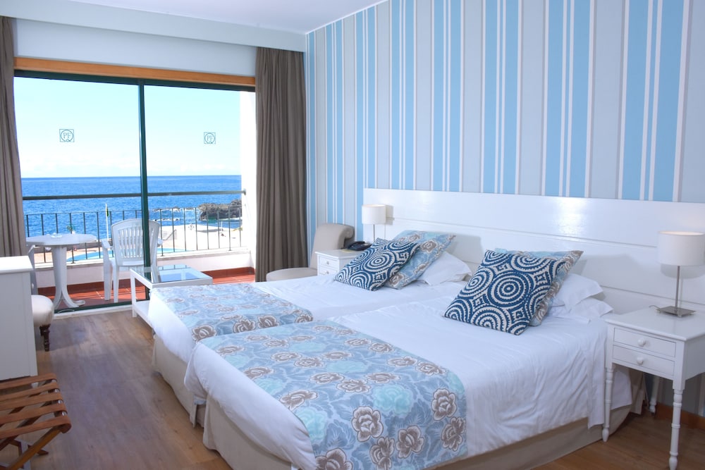 Double Room, Balcony, Sea View (Located in Penha de França Mar)