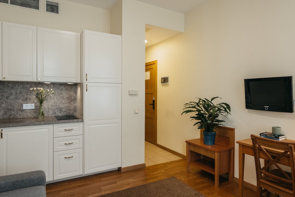 Deluxe Apartment - Photo 12