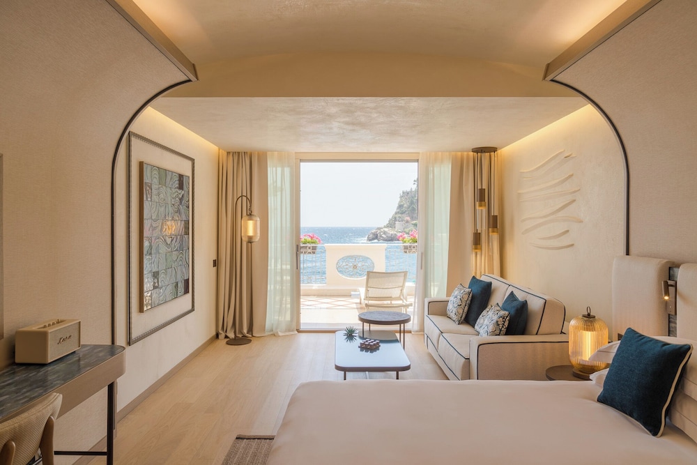 Junior Suite (Non Smoking)