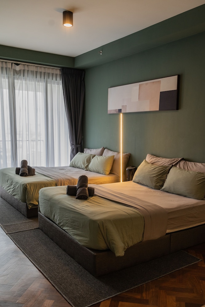Deluxe Seaview Suite Twin Bed by The Only Bnb photo 3