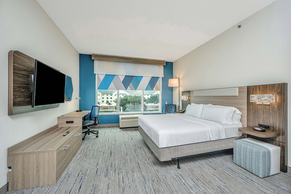 Suite, 1 King Bed, Accessible (Communications, Accessible Tub) - Photo 3