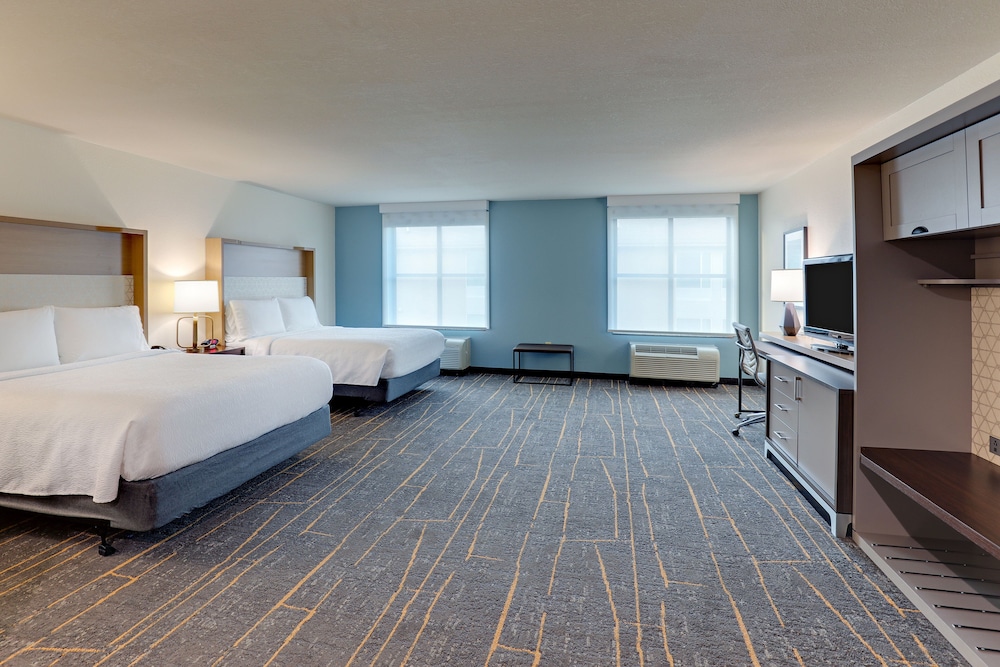 Suite, 2 Queen Beds, Accessible (Communications, Accessible Tub) - Photo 1