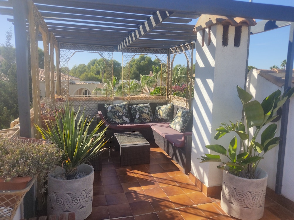 Traditional Villa, Multiple Bedrooms, Private Pool photo 2