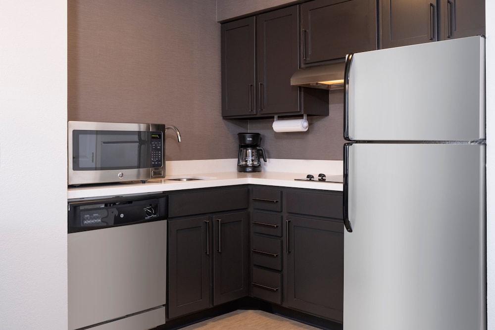 Suite, 1 Bedroom - Photo 7