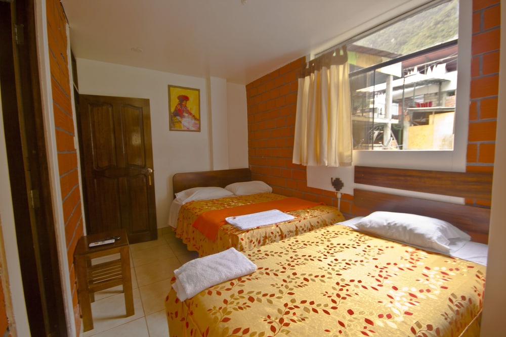 Basic Twin Room, 2 Twin Beds, Non Smoking photo 3