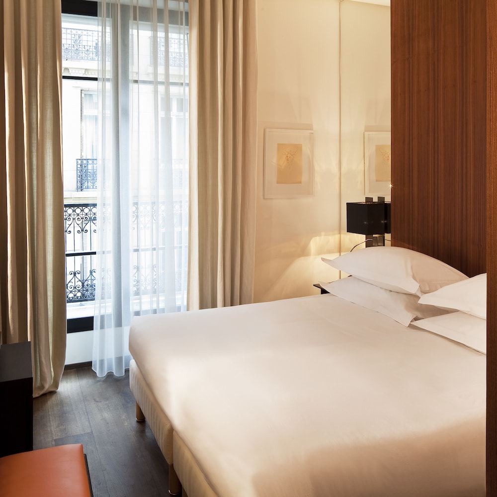 Room, 1 Queen Bed (View)