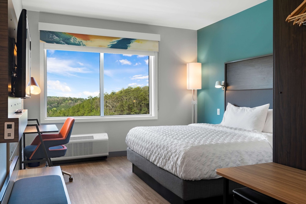 Room, 1 King Bed, Accessible (Hearing) - Photo 7