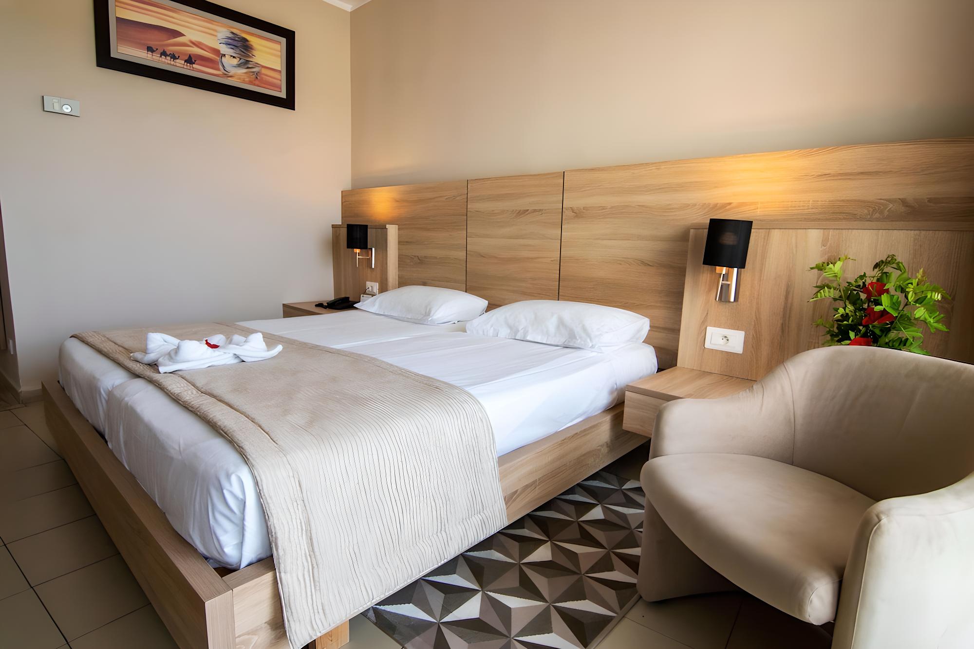 Relax in this cozy and modern hotel room.
