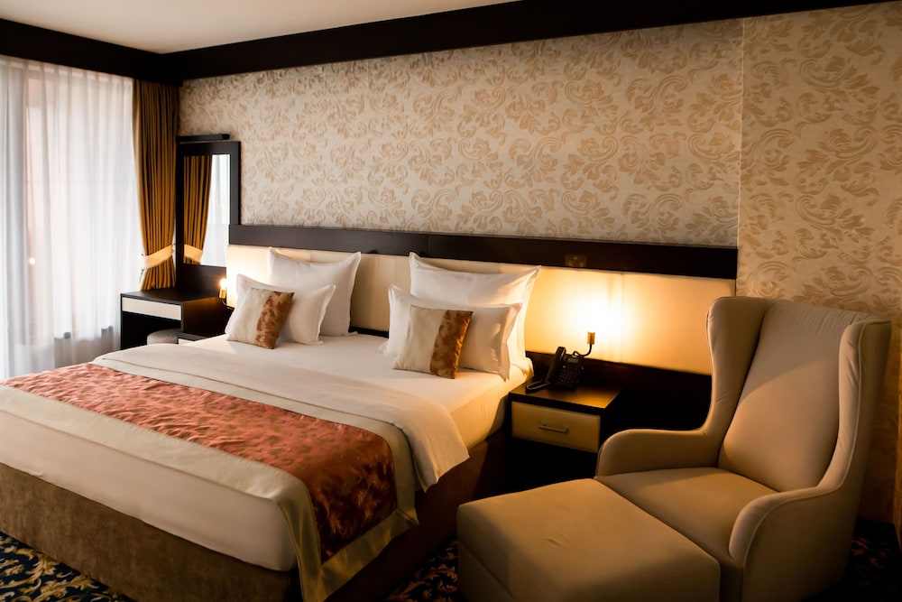 Luxury Double or Twin Room, Balcony photo 3