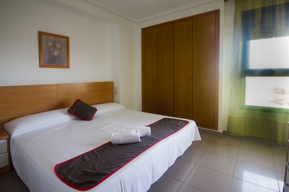Economy Two-Bedroom Apartment (without sheets) photo 2