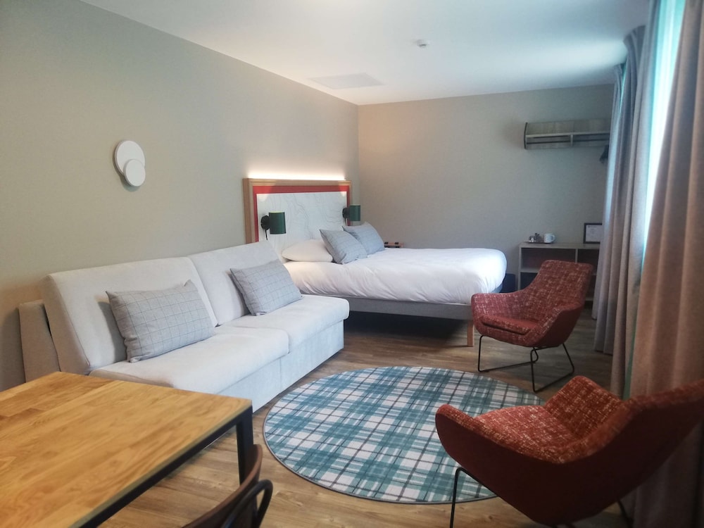 Family Apartment, 1 Queen Bed, Non Smoking, Kitchenette (with Single Sofabed;with Sofabed) - Photo 1