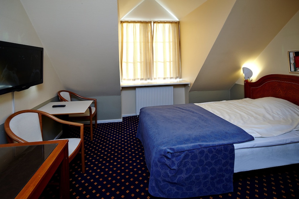 Standard Room (Hotel) photo 2
