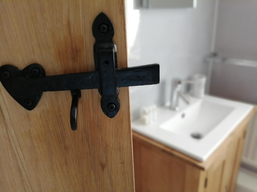 Twin Room, Ensuite photo 2