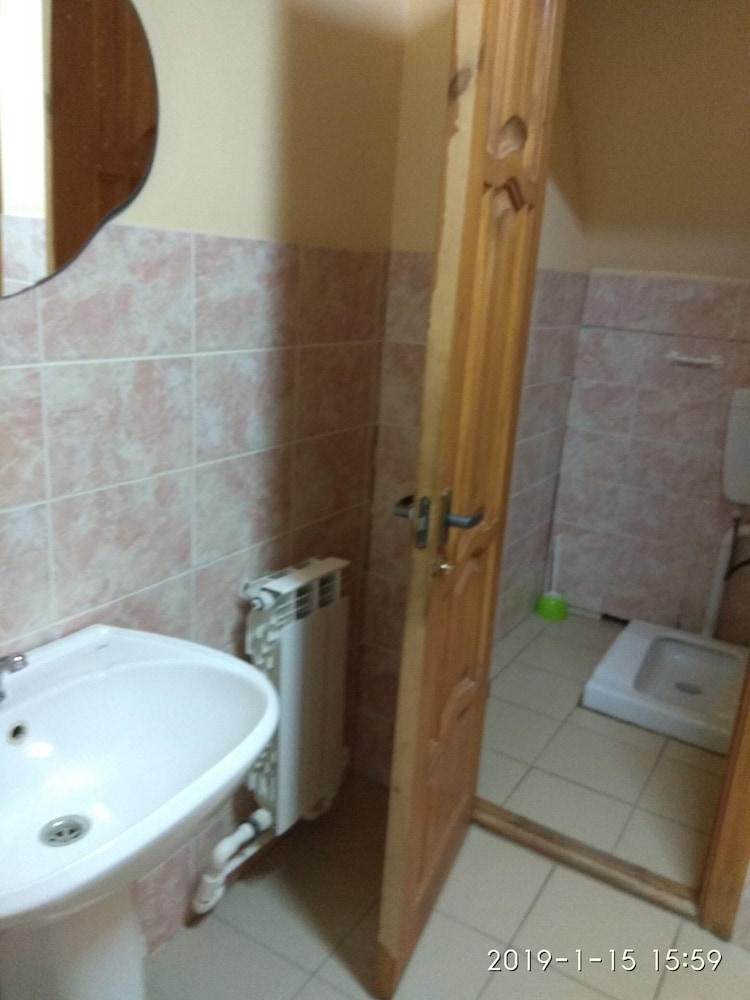Economy Double Room, Shared Bathroom photo 3