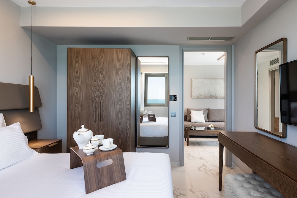 Nest Suite with 2 Bedrooms - Photo 9
