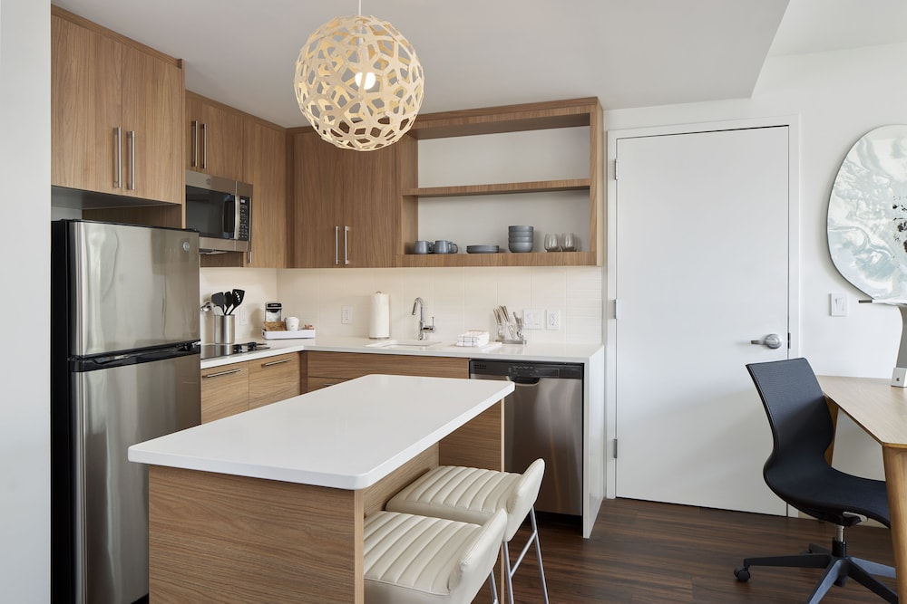 Suite, 1 Bedroom - Photo 4