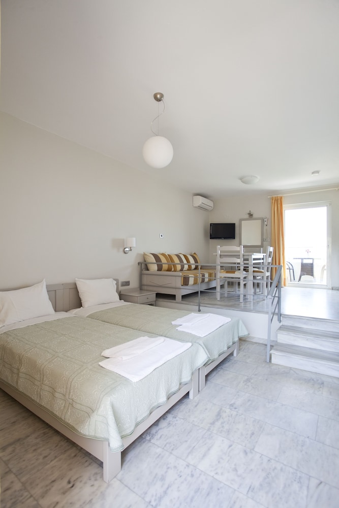 Superior Studio, Sea View (Split Level) photo 3