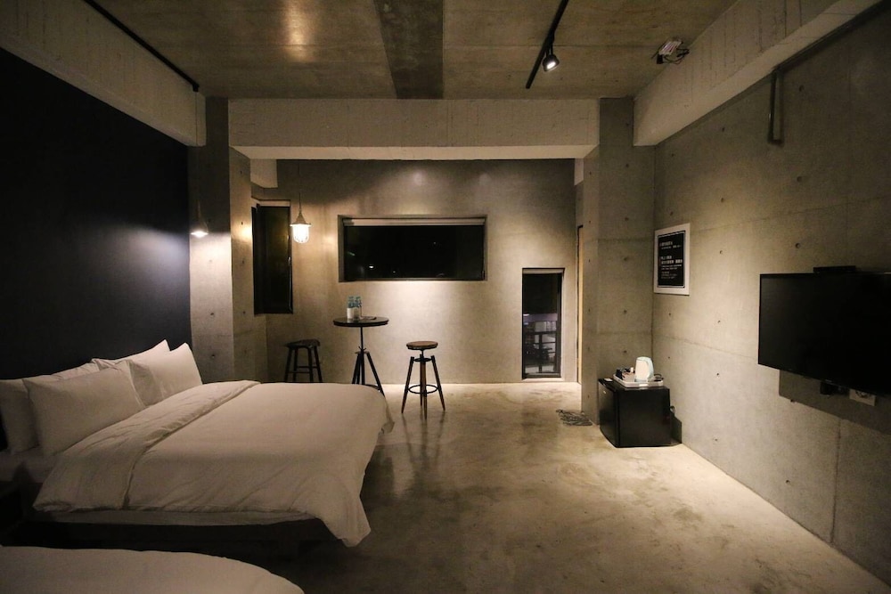 Basic Quadruple Room, 2 Double Beds, Non Smoking photo 1