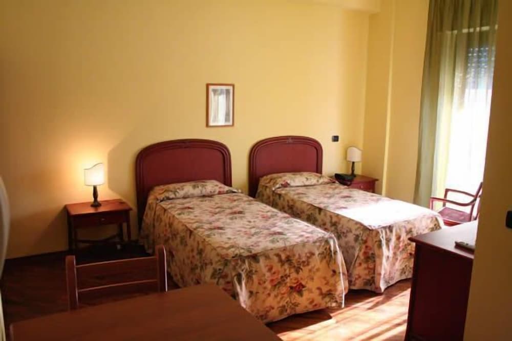 Standard Room photo 3