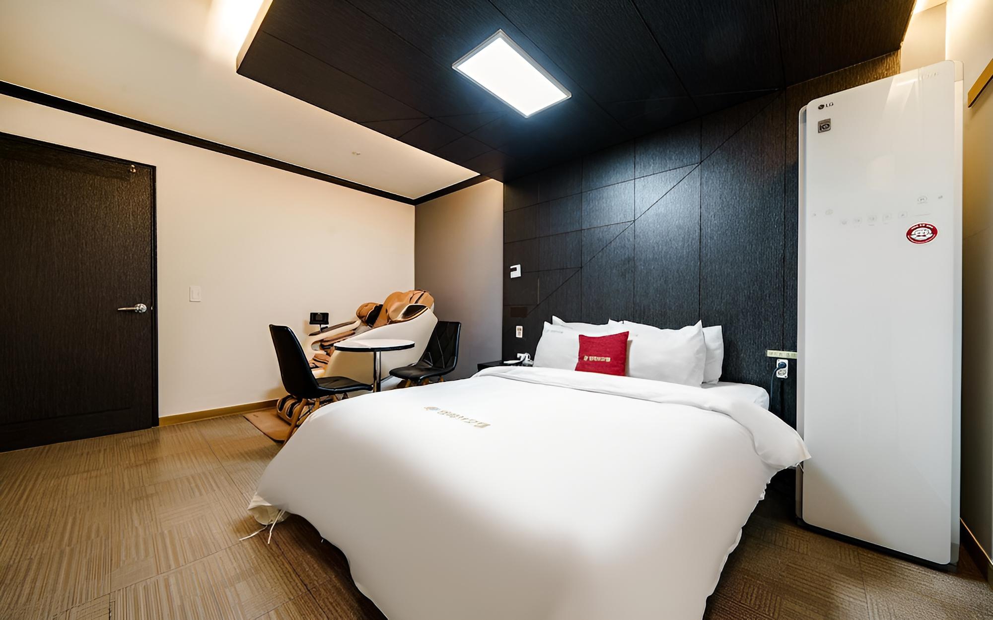 Room (Special Room - Massage Chair Air Puri) - Photo 1