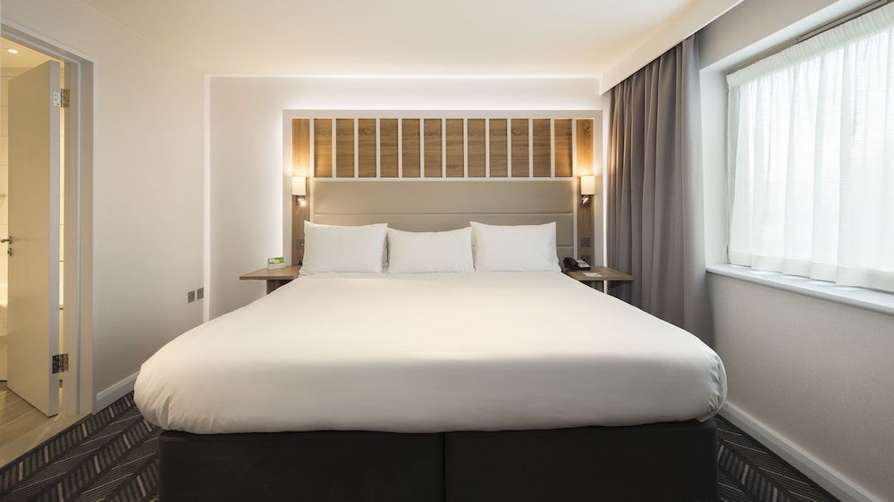 Suite, 1 King Bed - Photo 6