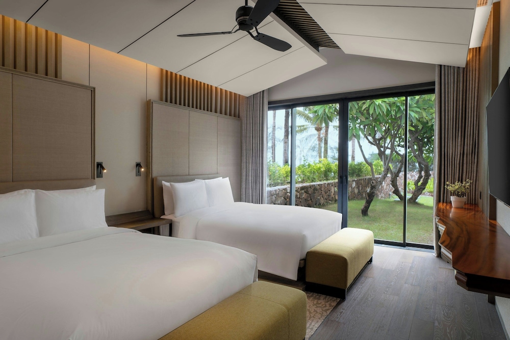 Villa, 3 Bedrooms, Non Smoking, Private Pool (Oceanfront) photo 2