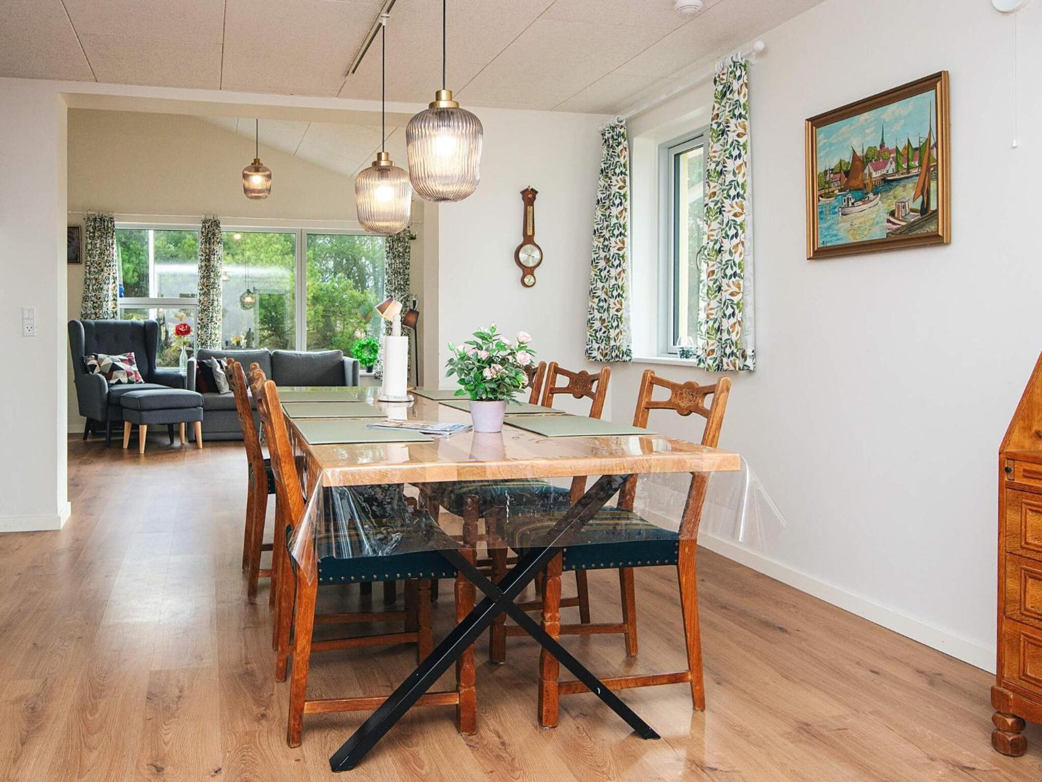 Four-Bedroom Vacation Home photo 3