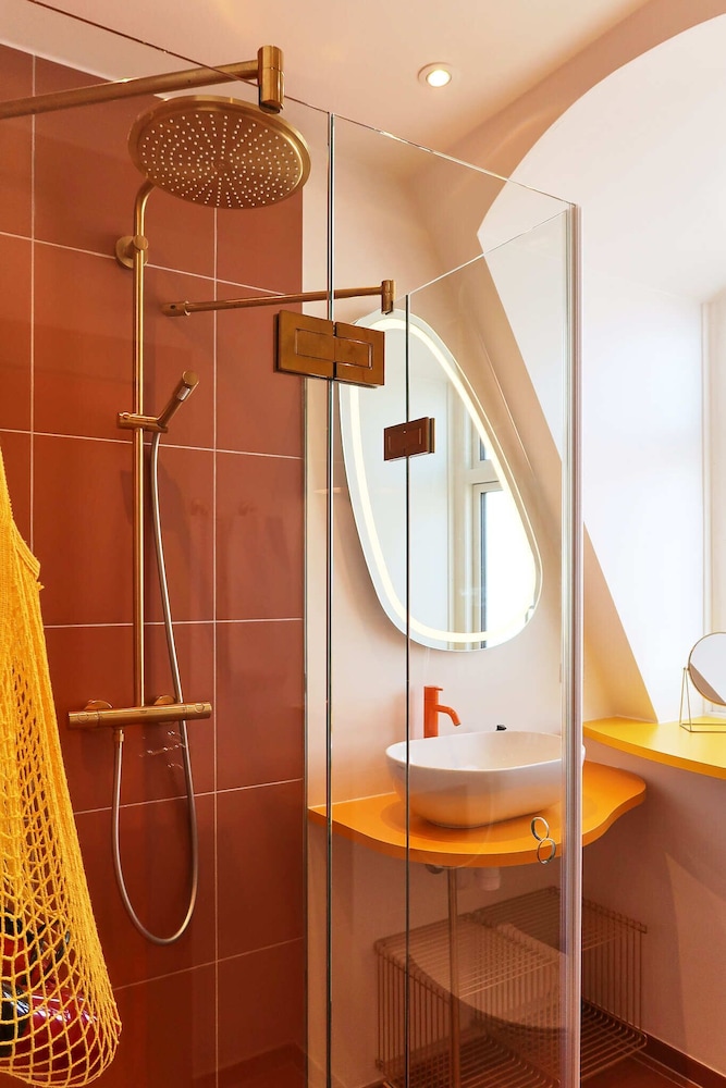 Colourful Vision Suite - Photo 7