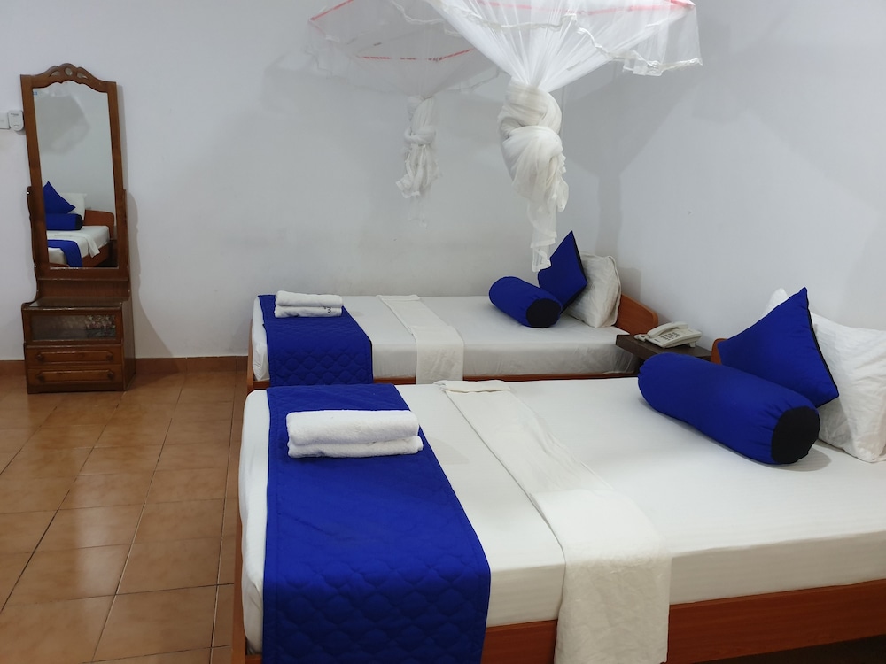 Standard Triple Room, Multiple Beds, Non Smoking photo 2