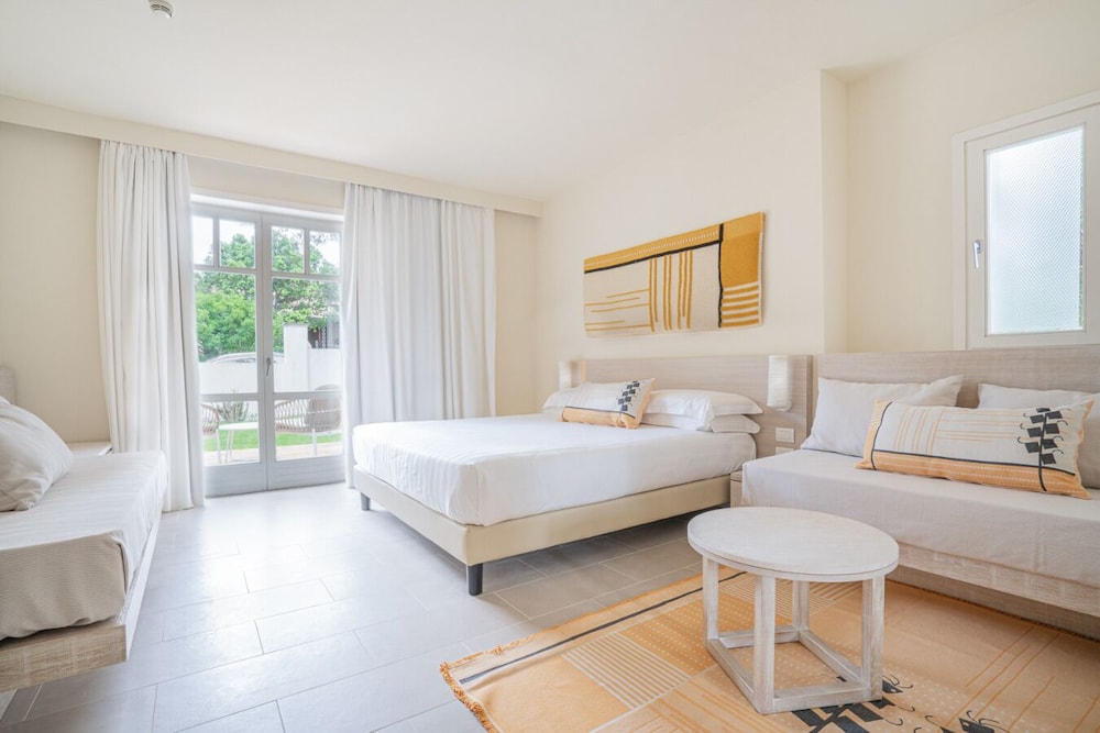 Junior Suite, 1 Bedroom, Non Smoking, Balcony - Photo 2