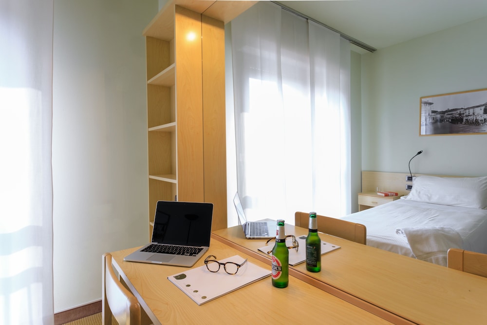 Economy Double Room photo 1