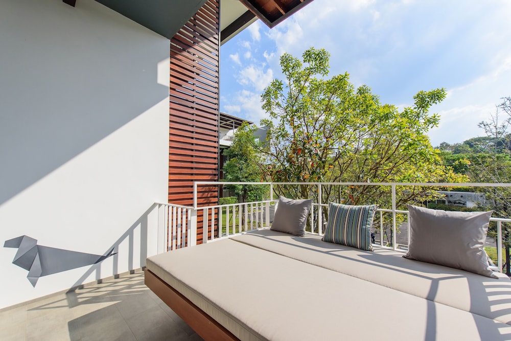 Suite with Mountain View - Photo 10