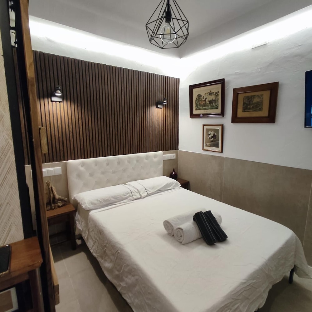 Basic Room, 1 Double Bed, Non Smoking