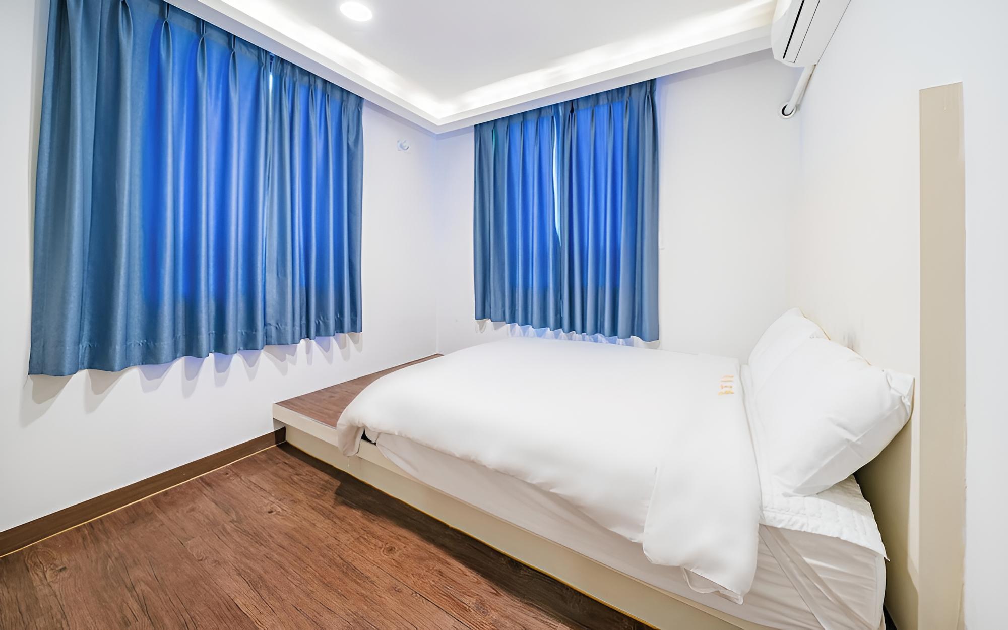 Room (Standard Room) - Photo 19