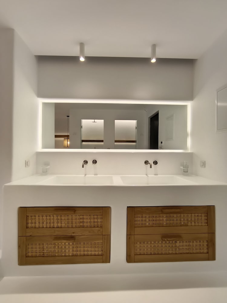 Deluxe Studio - Photo 6